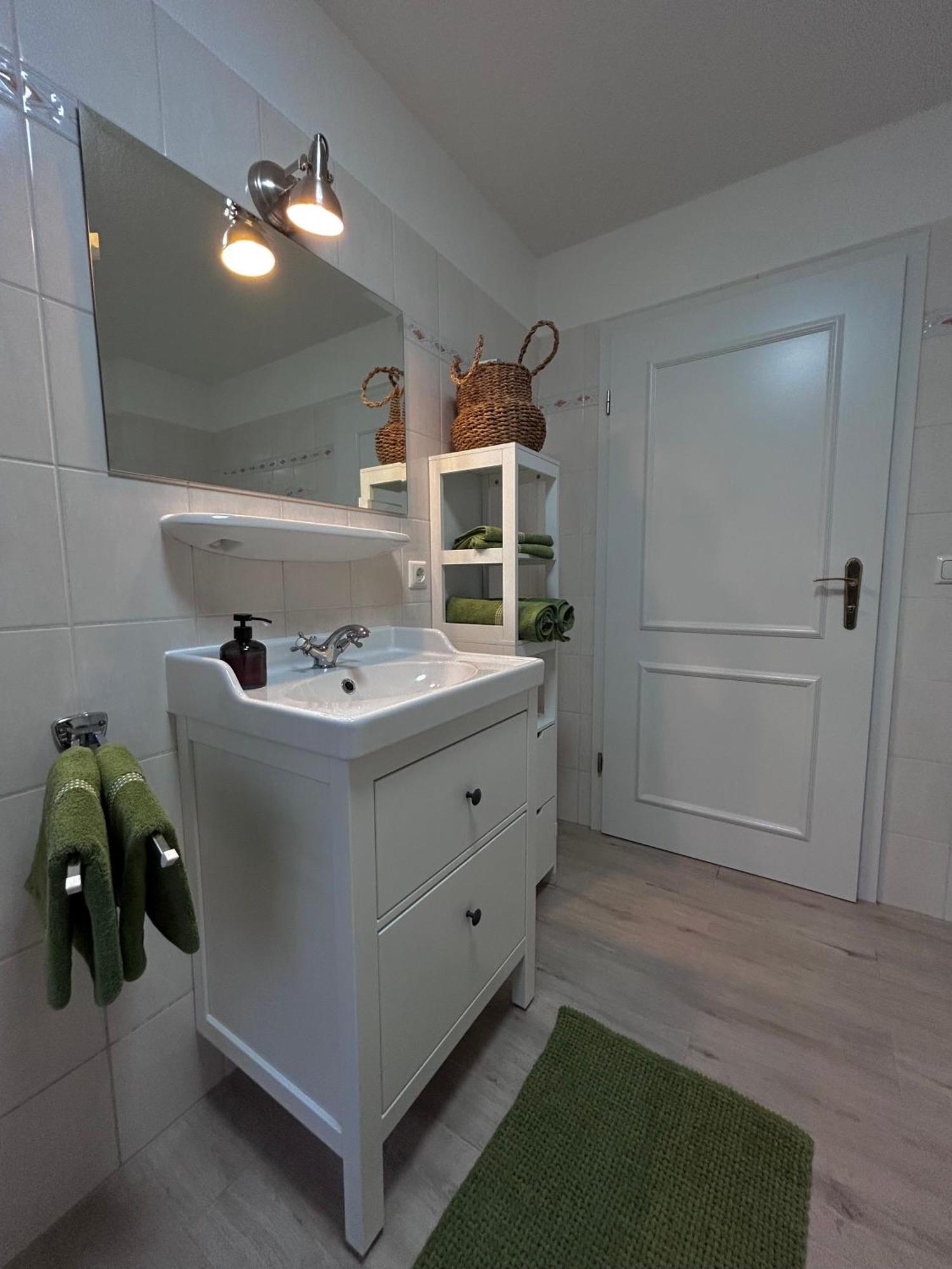4 Wunderschoene Ferienwohnungen Im Kavaliershaus Schwerin  Habitación foto