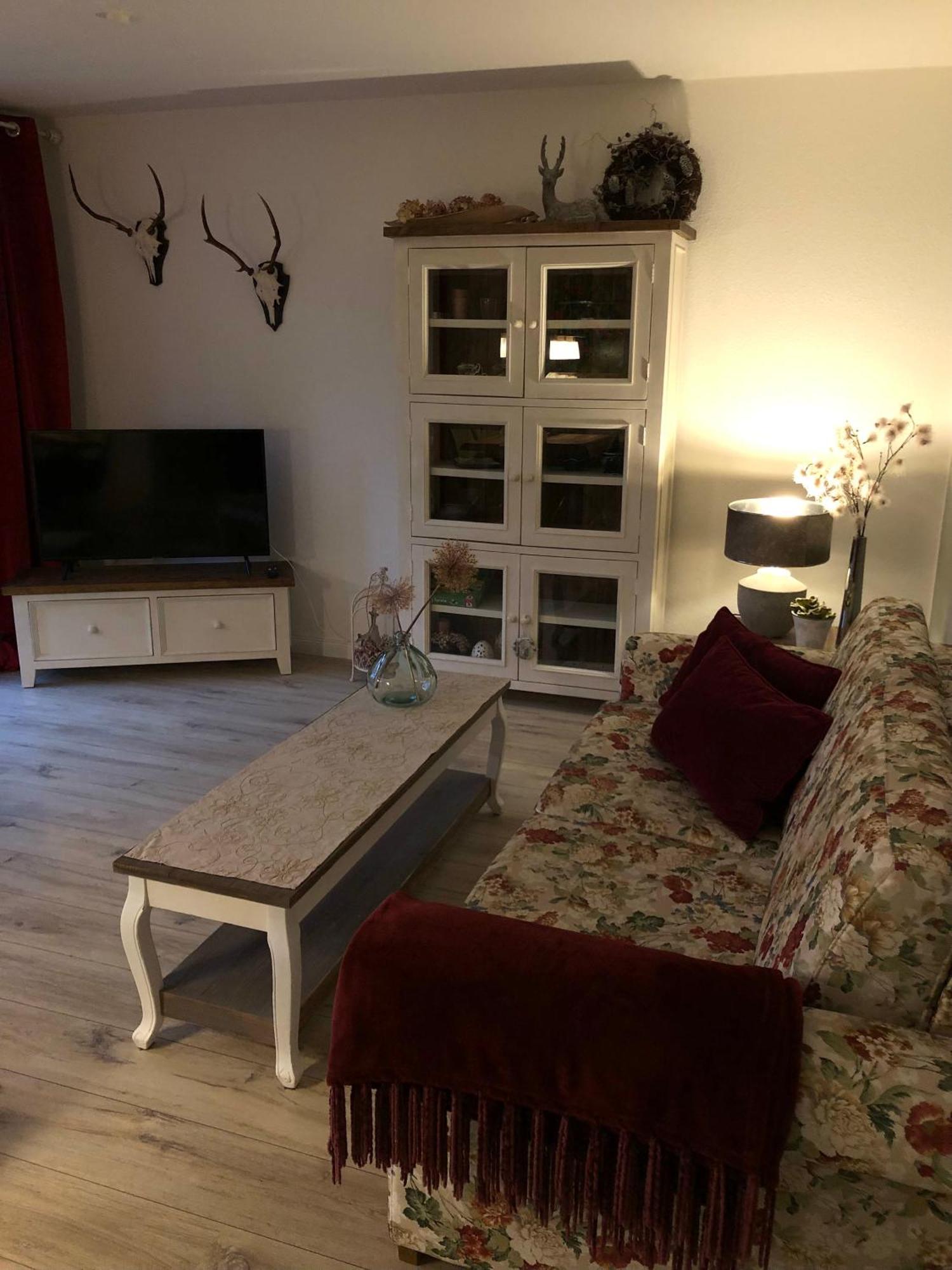 4 Wunderschoene Ferienwohnungen Im Kavaliershaus Schwerin  Habitación foto